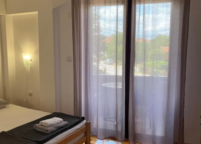 Jovana شقة سوكو بانيا